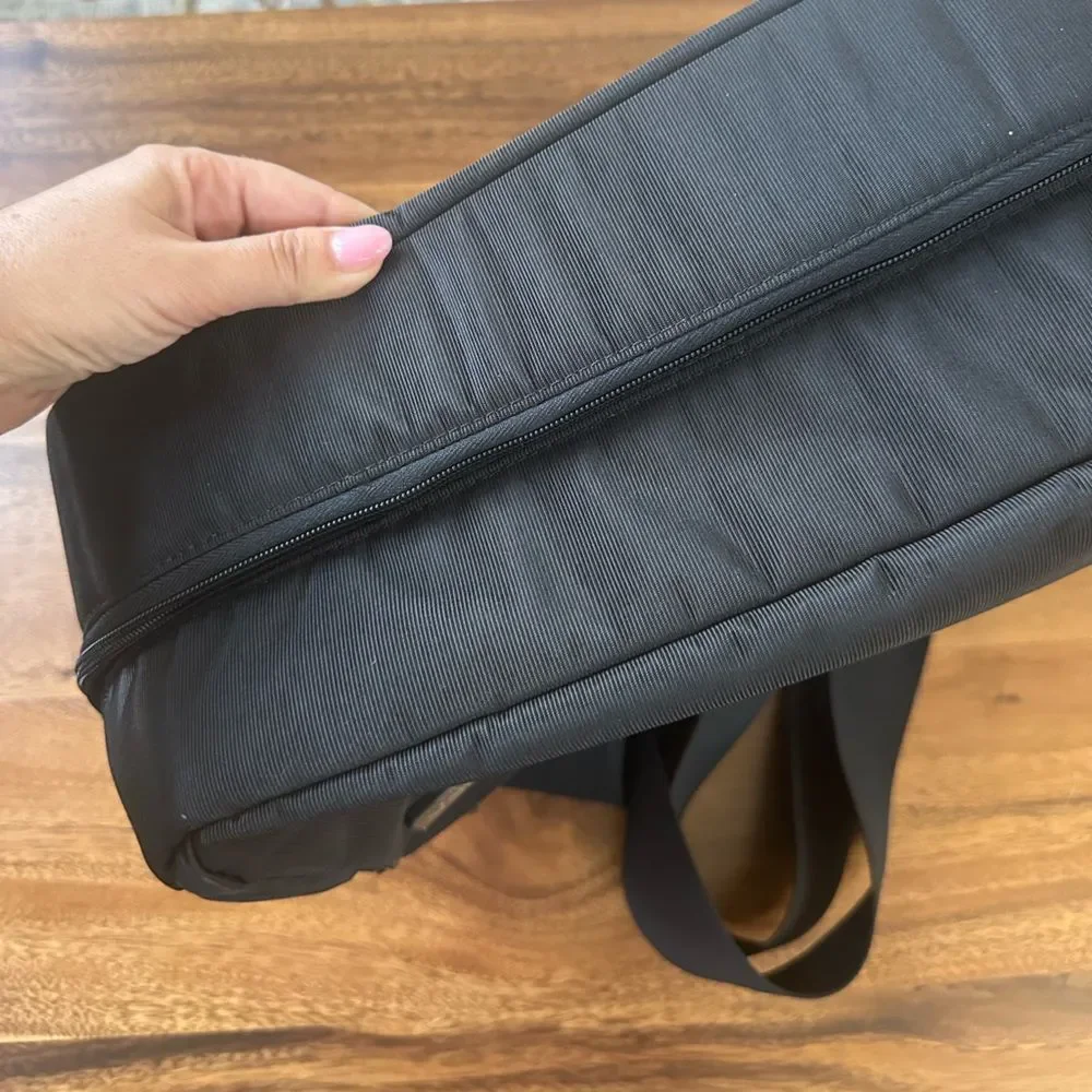 Victorinox Swiss Army Expandable Crossbody Messenger Bag Black Adjustable Strap